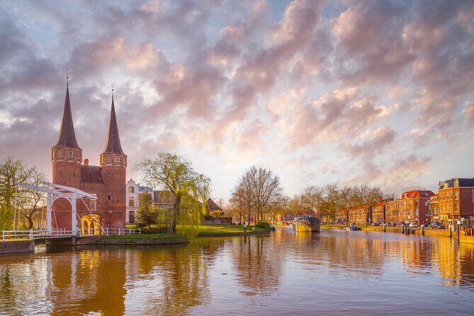 Delft: City Walk with Audio Guide in 7 Languages on your Phone - Markt Square and Delft City Hall: A Timeline Written in Fire