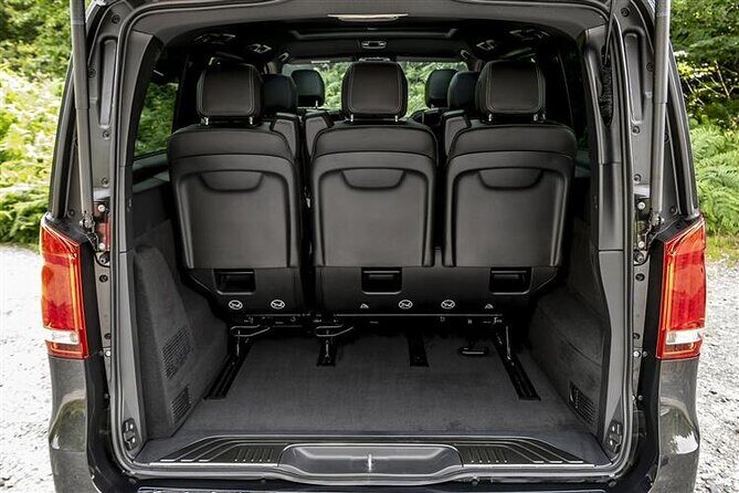 Departure from Amsterdam City to Amsterdam Airport AMS by Minivan - Drop-off right where you need to be