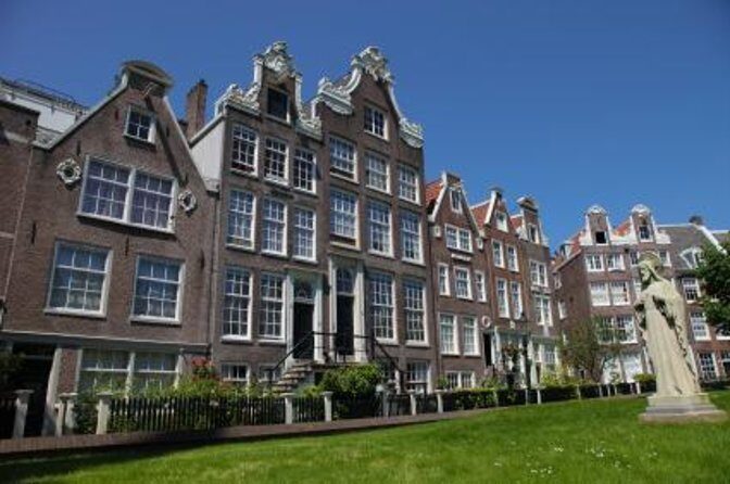 Discover Breda with a self-guided Outside Escape city game tour! - From Nassau-Baroniemonument to Stadspark Valkenberg