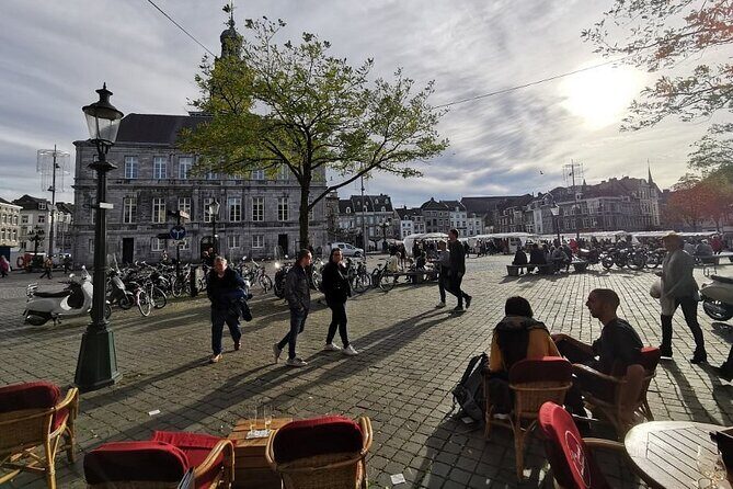 Discover Maastricht with a self-guided Outside Escape city game - A Romanesque church with stained glass: calm after the puzzles