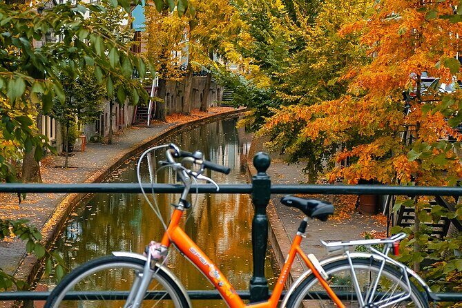 Discover Our Utrecht: Limited Group Size & Optional Extras - Catharijnesingel and the Singel: Old water, mixed ages, real stories