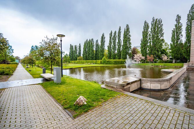 Discover Rotterdam’s most Photogenic Spots with a Local - Stop 3: Cube Houses, a Rotterdam Must-See