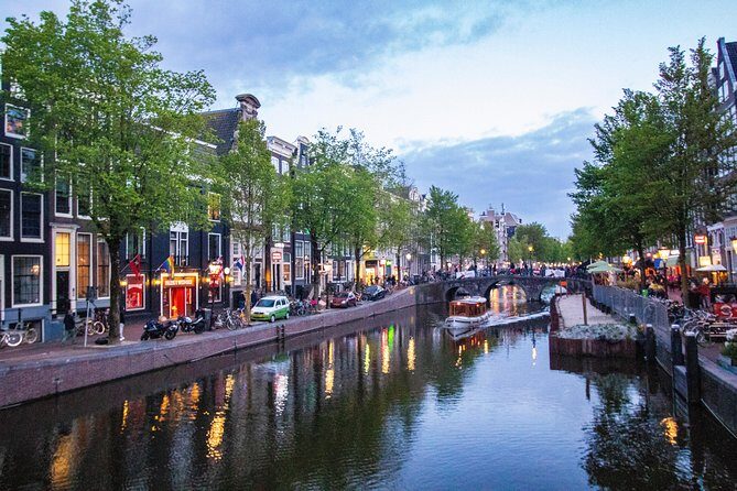 Discover the LGBT side of Amsterdam with a Local - Meeting point near the water: what the first 15 minutes are really like
