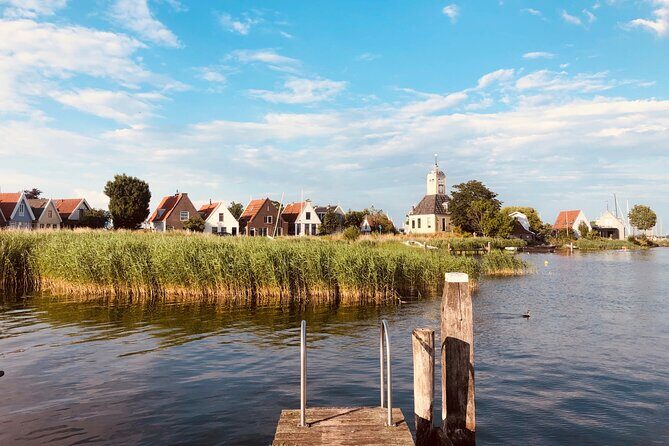 Dreamy Dutch Villages Tour: Giethoorn, Zaanse Schans & More - Giethoorn: the Venice of Holland boat ride and why timing matters
