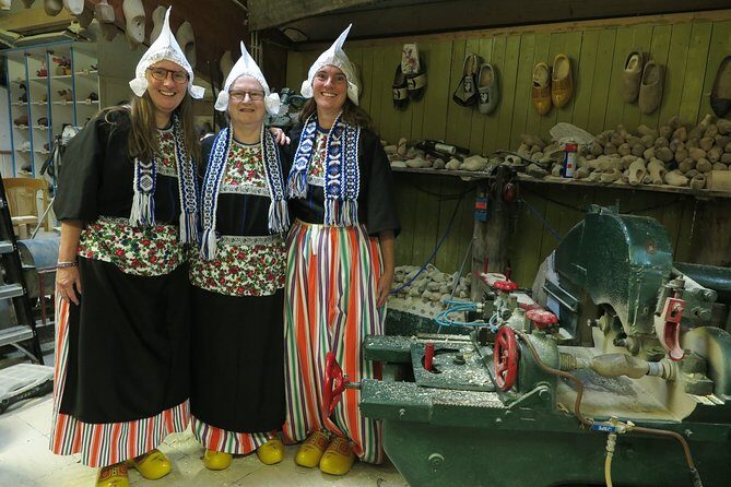 Dutch Experience in Volendam with Traditional Outfits - Why the tastings feel like real value
