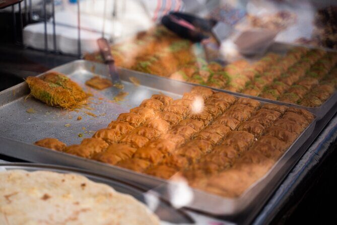 Dutch Street Food Tour on Amsterdam Market - The weather reality: when your market tour can change