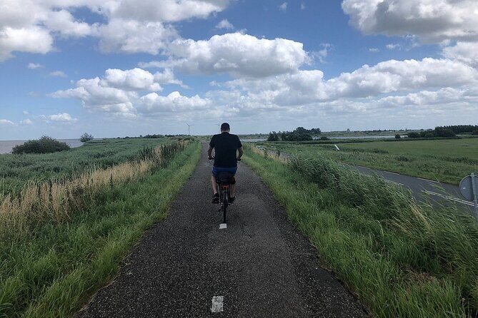 E-Bike PRIVATE tour Countryside of Amsterdam Volendam Marken - From the stadium to the saddle: how the electric bike changes the day