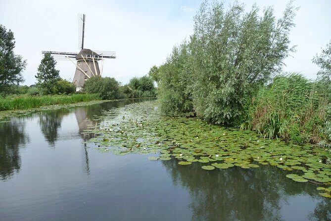 E-Bike PRIVATE tour Countryside of Amsterdam Volendam Marken - The guide makes it click: the Cruyff stories you’ll remember