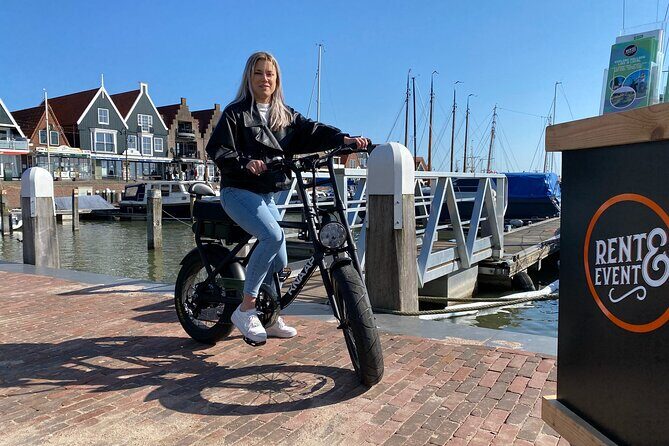 E-fatbike rental Volendam - Countryside of Amsterdam - Edam in about an hour: canals, alleys, and cheese culture