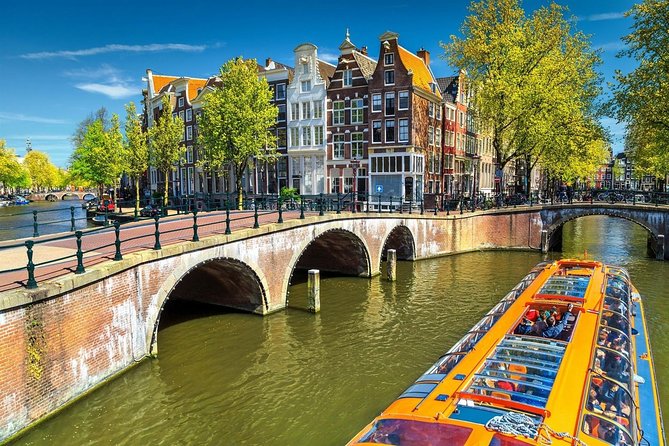 e-Scavenger hunt Amsterdam: Explore the city at your own pace - Dealing With Crowds and a Busy City Mood