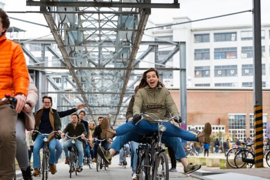 Eindhoven: Private Guide for a Bike Tour - Meeting at Velorent Eindhoven and how the 2.5 hours works