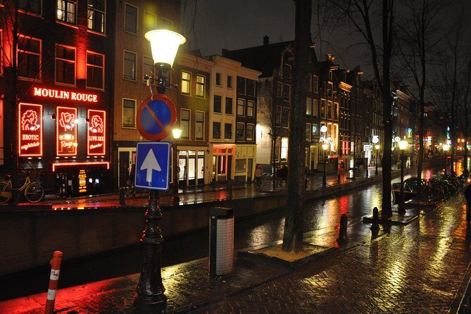 Exclusive small-group Amsterdam Red Light District tour - Who should book this De Wallen walking tour (and who should skip it)