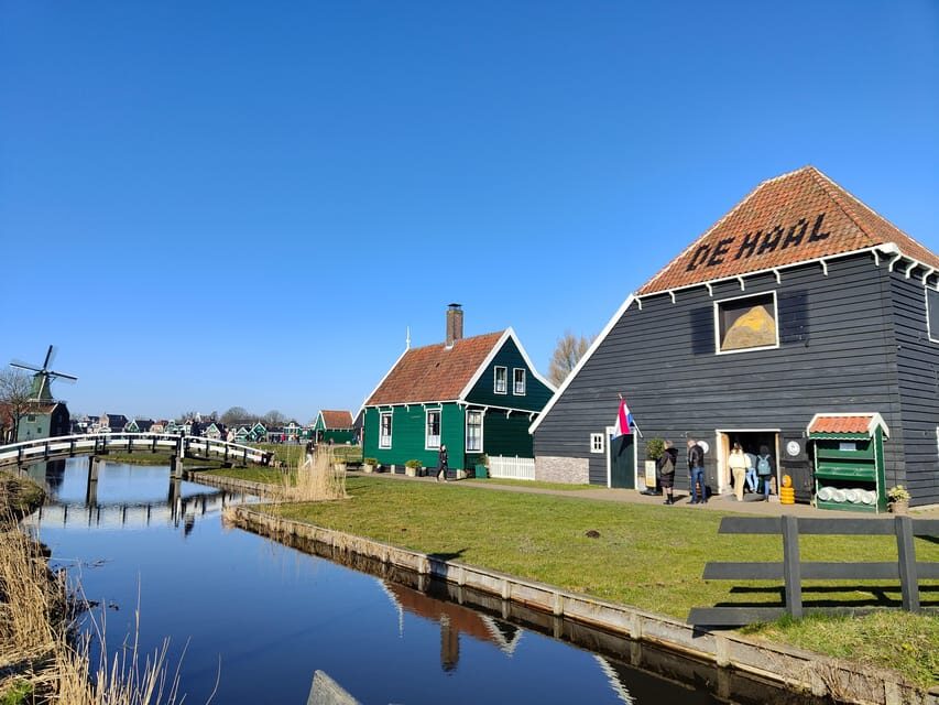 Excursion from Amsterdam to the windmills of Zaanse Schans - Wooden clogs: the demo that makes Dutch craft click