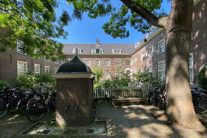 Explore hidden streets with friends - Private Tour - Canal Ring crossing: reading medieval expansion in plain sight