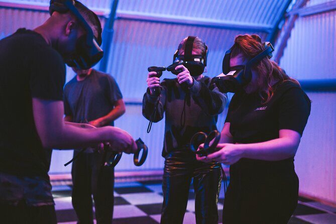 Free Roam VR in Amsterdam – Immerse Yourself in a Virtual World! - Multiplayer Gameplay: Team Up, Fight, and Problem-Solve Together