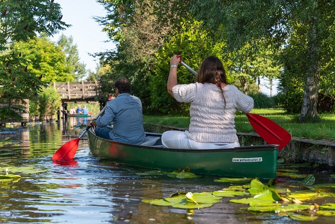 Fresh nose tour with the canoe through the nature near Amsterdam - The mid-tour drink stop: a small break that makes the experience feel complete