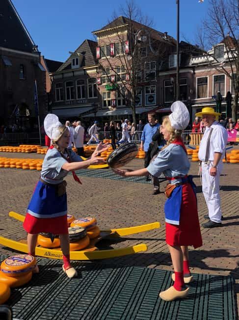 From Amsterdam; Alkmaar Cheese market & Zaanse Schans - Key highlights worth planning around