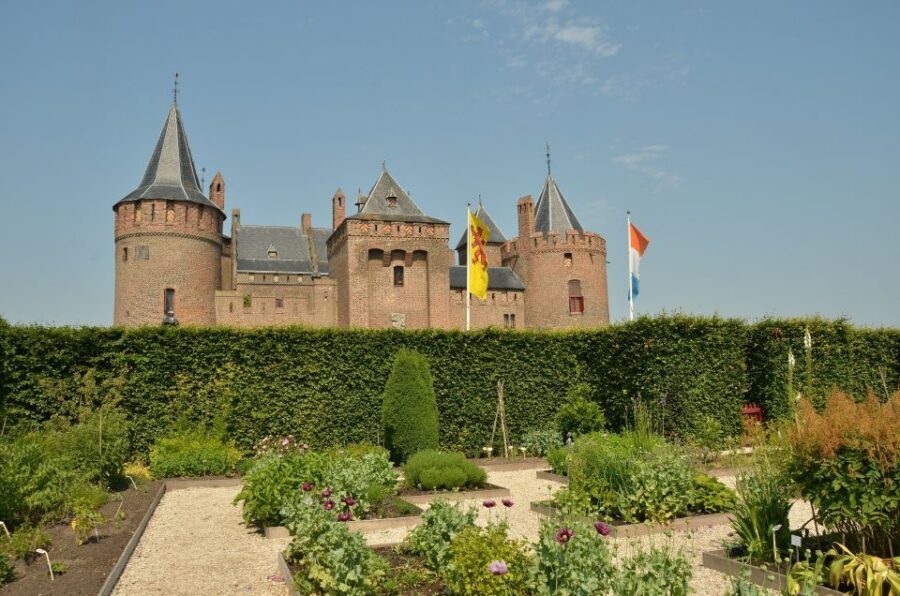 From Amsterdam: Amsterdam Castle Muiderslot Private Tour - A fairy-tale fortress: What makes Muiden Castle special