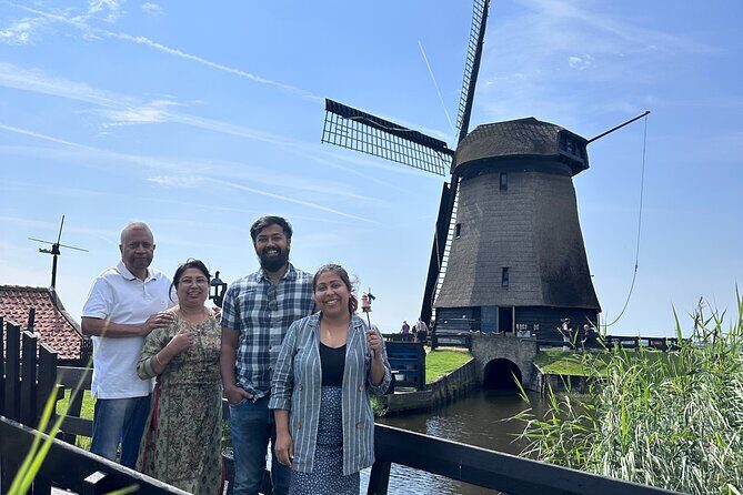 From Amsterdam: Giethoorn Day Trip with Canal & Village Tour - Guide and Group Size: When the Day Feels Personal