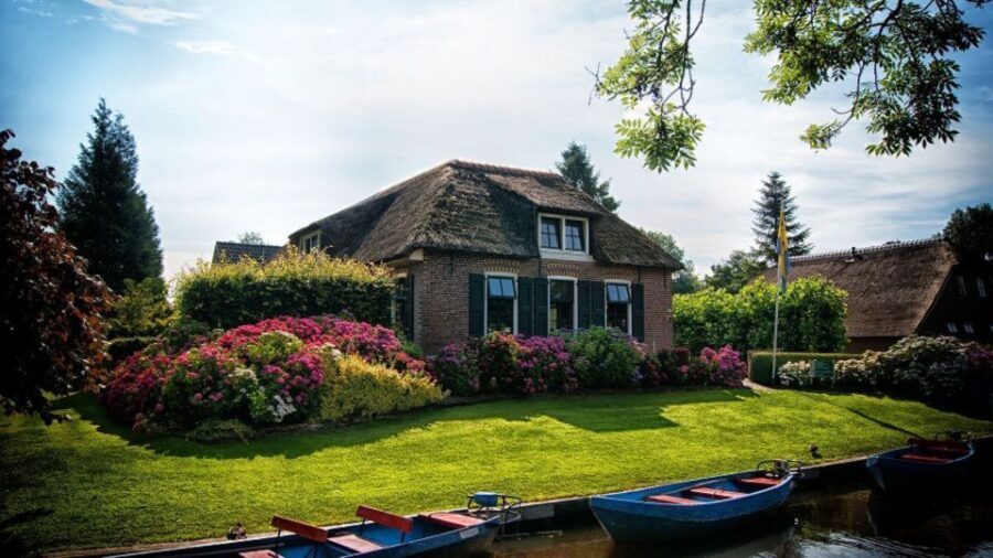 From Amsterdam: Private Tour to Giethoorn with Canal Cruise - Key things that make this tour worth it