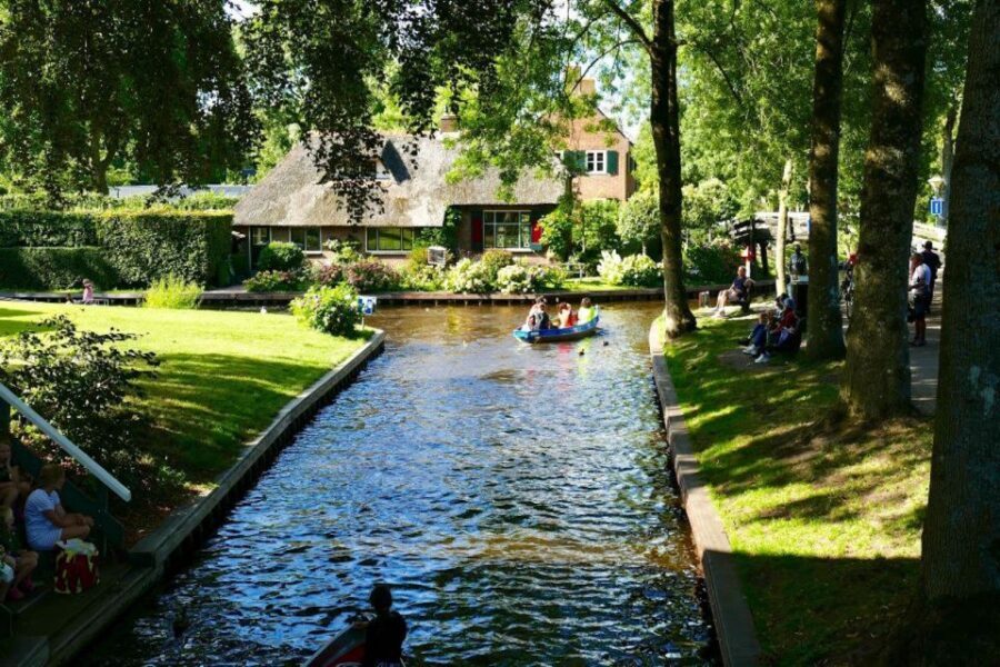 From Amsterdam: Private Tour to Giethoorn with Canal Cruise - The 3-hour Giethoorn time window: what you’ll actually do