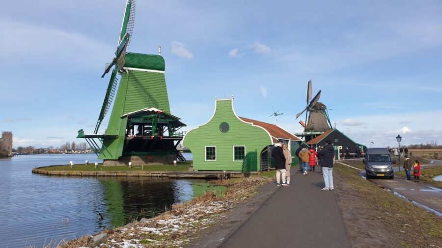 From Amsterdam: Small Group Zaanse Schans and Volendam Tour - Zaanse Schans windmill village: more than a postcard stop