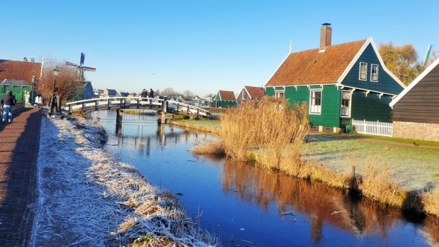 From Amsterdam: Small Group Zaanse Schans and Volendam Tour - Clogs, cheese, and the traditional-culture factory demo