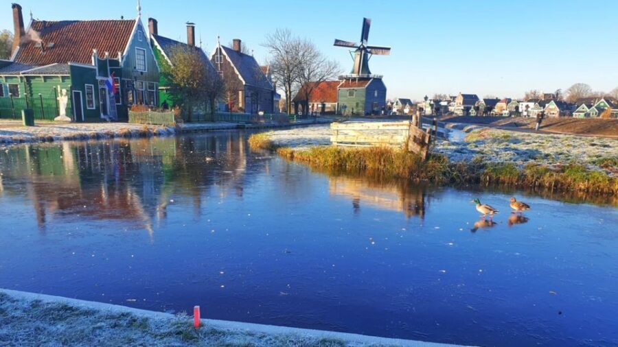 From Amsterdam: Small Group Zaanse Schans and Volendam Tour - Volendam by noon: seaside walking, snacks, and costume fun