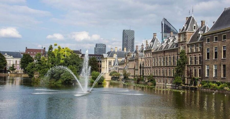 From Amsterdam: The Hague Private Trip and Mauritshuis Entry - Madurodam: why the mini-city stop is a smart mid-day anchor