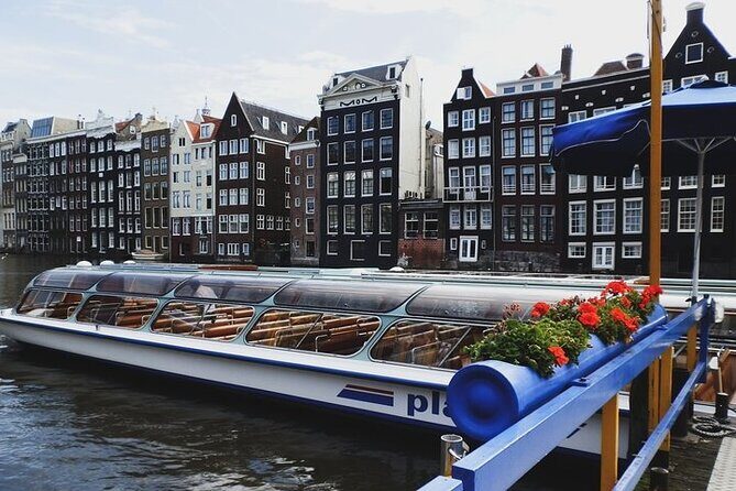 Full-Day Trip From Amsterdam to Keukenhof, Zaanse Schans + Cruise - Clogs at Kooijman: a 5-minute craft lesson you can take home