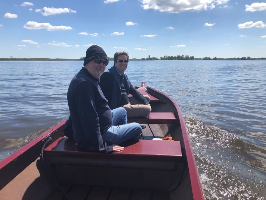 Giethoorm & Exploring the North of The Netherlands Tour - Getting Your Bearings Walking Giethoorn’s Car-Free Center