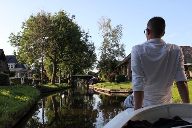 Giethoorn Day Trip from Amsterdam With Cruise and Cheeseplatter - Getting to Giethoorn from Amsterdam: the smooth, low-stress start