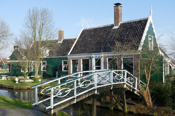 Giethoorn Private Tour, Canal Cruise and Windmills from Amsterdam - Zaanse Schans windmills: what’s worth your time inside