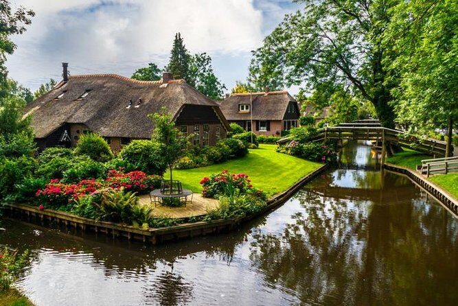 Giethoorn Private Tour Guide Giethoorn in luxury Jaguar S Type - Molen de Vriendschap Twin Mills: Quick Dutch Icons