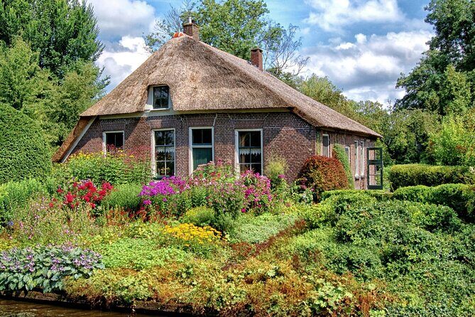 Giethoorn Private Tour with Cruise and Lunch from Amsterdam - Giethoorn Without Cars: What You’ll Actually Be Doing