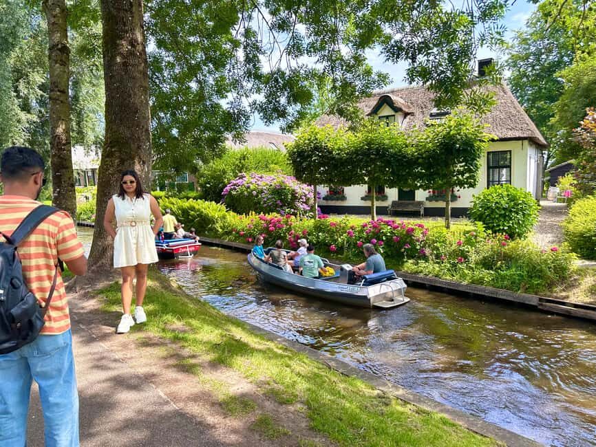 Giethoorn: Round trip from Amsterdam optional guided cruise - Key things that make this Giethoorn trip work