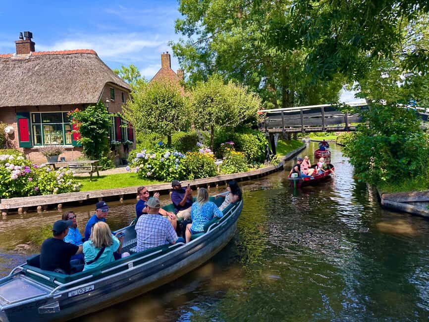 Giethoorn: Round trip from Amsterdam optional guided cruise - Giethoorn from 10:20 to 2:30: how to use your free time
