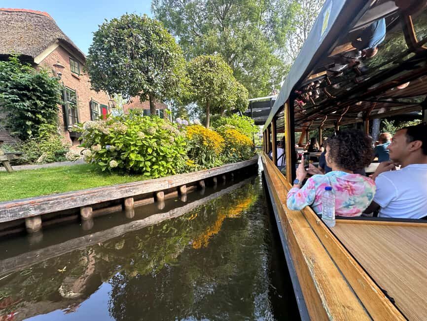 Giethoorn: Round trip from Amsterdam optional guided cruise - Price and value: does $53 make sense?
