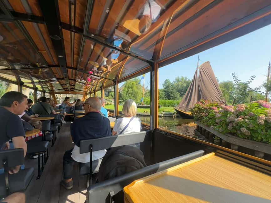 Giethoorn: Round trip from Amsterdam optional guided cruise - The coach ride you’re actually paying for