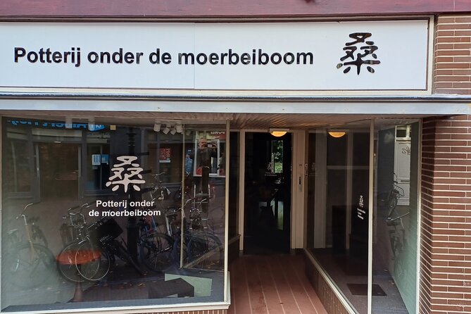 Guided Pottery Workshop on a Turntable in Choorstraat - Key highlights to know before you go