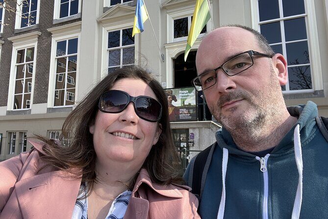 Hague: The Heart of Old Town Exploration Game and Tour - Escher in Het Paleis: clues that make you look twice