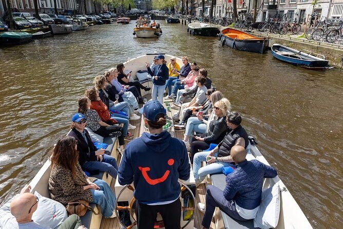Highlights and Local Insights Canal Cruise Tour in Amsterdam - Herengracht, Seven Bridges, and Magere Brug Finish