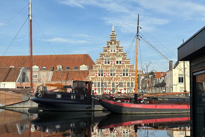 Historical Private Tour of Delft and Leiden including Transfer - Pieterskerk and the old town hall: big buildings, clear context