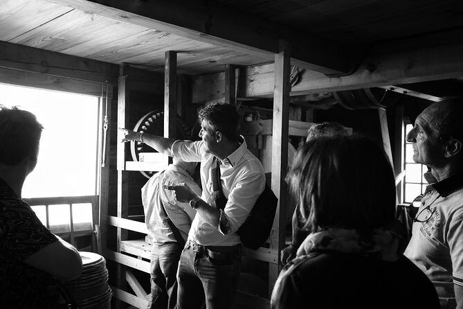 Historical tour of Amsterdam with Italian guide - Starting at Park Plaza Victoria and walking the Damrak–Singel backbone