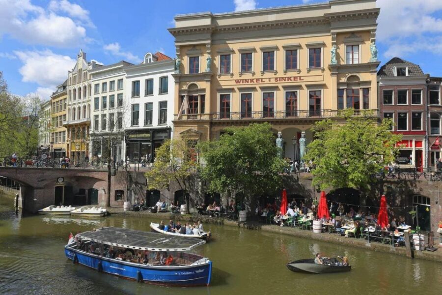 Historical Utrecht: Private Walking Tour with a Local Guide - Hidden courtyards, old churches, and charming alleyways