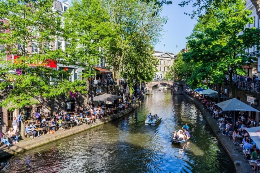 Historical Utrecht: Private Walking Tour with a Local Guide - Golden Age Utrecht: how your guide turns buildings into a timeline