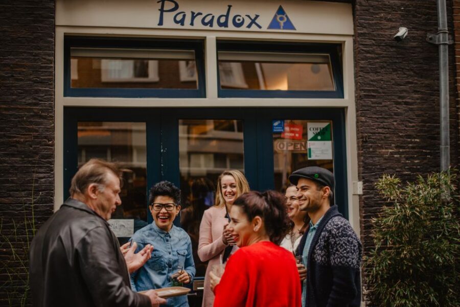 Humans of Amsterdam - Small group cultural walking tour - Canal Belt to De Jordaan: the walk that gives sights a backbone
