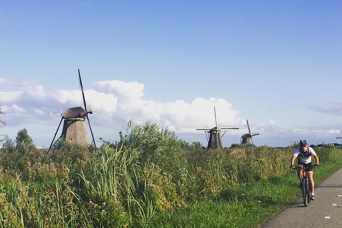 Kinderdijk Area Cycling Tour - Bicycles, Pace, and What to Bring
