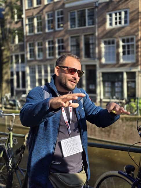 Liberal Amsterdam: Small-Group Walking Tour & Anne Frank VR - Jewish Quarter streets: WWII hiding stories in small doses
