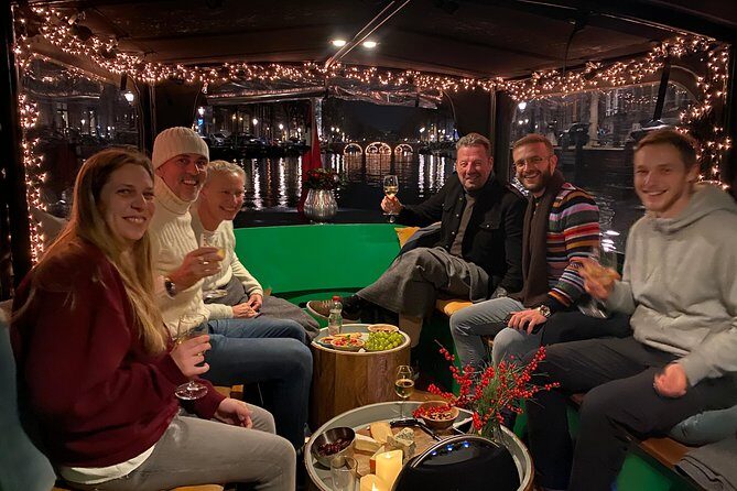Light Event Amsterdam by small boat, 8 passengers max! You won't find any better - Who should book this cruise (and who might skip it)